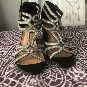 Torrid- NWT- 7.5W  Black Rhinestone Midi Wedge